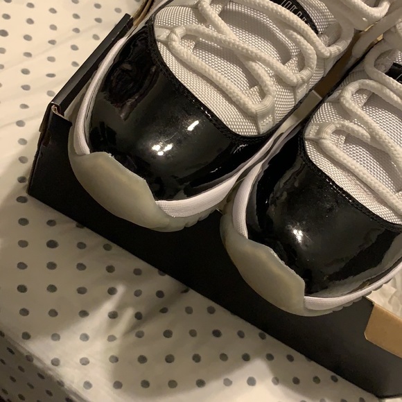 Jordan 11 Low - Picture 11 of 12